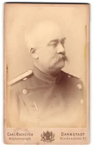 Fotografie Carl Backofen, Darmstadt, Riedeselstr. 27, Offizier Dr. Wilhelm Ihm im Überrock