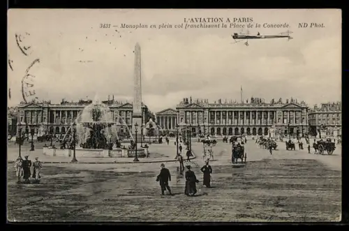 AK Paris, Monoplan en plein vol franchissant la Place de la Concorde