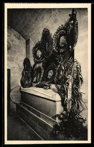 AK Paris, Le Panthéon, Tombeau de Victor Hugo