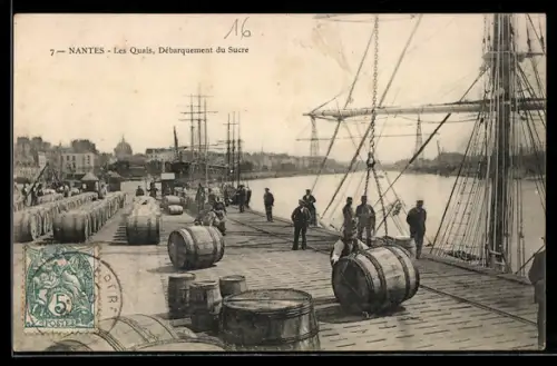 AK Nantes, Les Quais, Débarquement du Sucre, Hafen