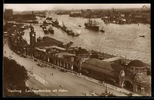 AK Hamburg-St.Pauli, Landungsbrücken mit Hafen