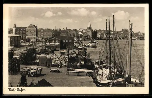 AK Kiel, Segel- und Dampfschiffe am Quai im Hafen