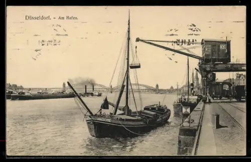 AK Düsseldorf, Hafenpartie mit Dampfer, Segelschiff beim Beladen