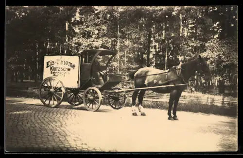 Foto-AK Dresden, Eis-Thieme Klotsche, Händler mit Pferdekutsche