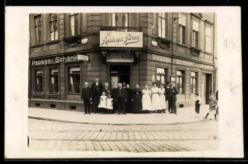Foto-AK Dresden-Neustadt, Gasthof Papageischänke am Bischofsweg Ecke Kamenzer Strasse, Aussenansicht