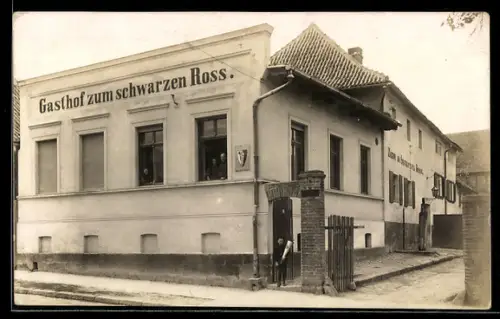 Foto-AK Langeln, Gasthof zum schwarzen Ross, Aussenansicht