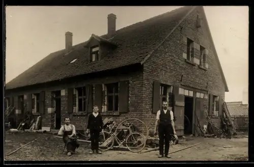 Foto-AK Grossdechsendorf, Partie an der Dorfschmiede von Valentin Dorsch um 1920