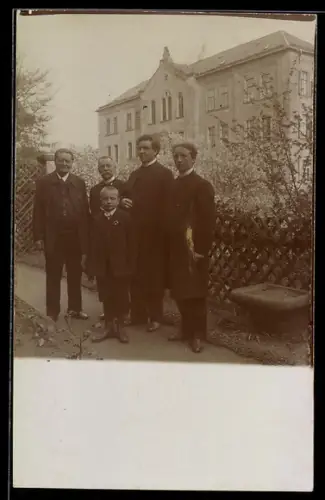 Foto-AK Bamberg, Garten am Haus und Strasse Jakobsberg