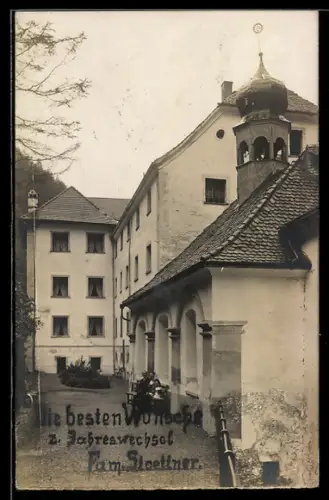 Foto-AK Halfing, Familie Stoettner vor einem Haus