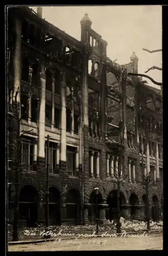 Foto-AK Leipzig, Brand des Volkshauses 19. März 1920