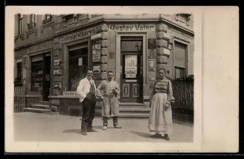 Foto-AK Dresden-Mickten, Kolonialwaren Gustav Vater, Jubiläumstrasse 1 Ecke Leipziger Strasse, Richard Fischer