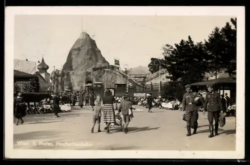 AK Wien, Wiener Prater, Hochschaubahn mit Soldaten