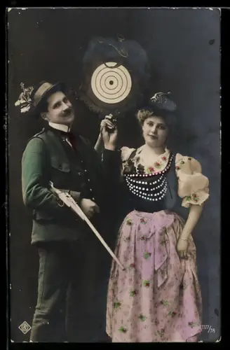 AK Paar in Tracht auf dem Schützenfest