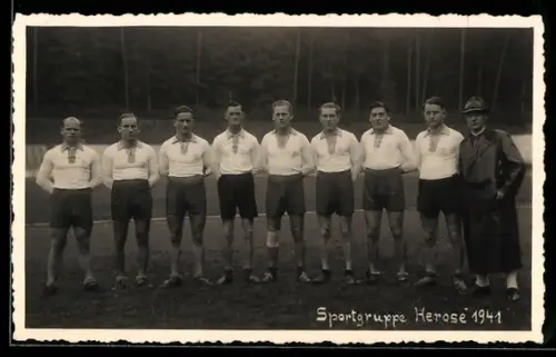 Foto-AK Gruppenaufnahme der Sportgruppe Herose 1941