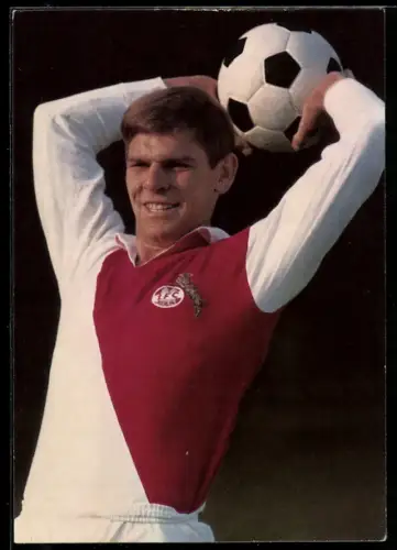 AK Fussballspieler Wolfgang Weber beim Einwurf