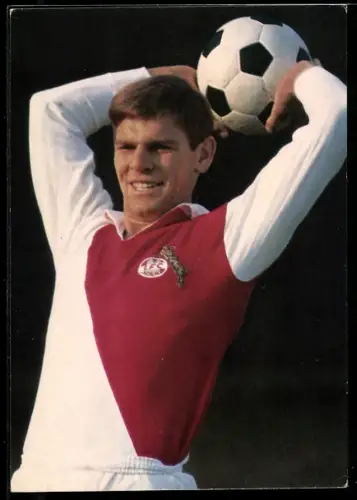 AK Fussballspieler Wolfgang Weber beim Einwurf