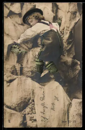 AK Kleines Kind beim Bergsteigen