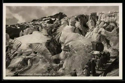 AK Rhonegletscher, Wanderer beim Eingang zur Eisgrotte