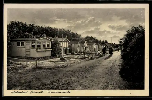 AK Travemünde-Priwall, Strassenpartie mit Ferienhäusern