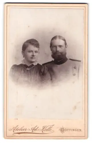 Fotografie Atelier Ad. Kolle, Göttingen, Prinzenstr. 8, Förster / Jäger im Überrock mit seiner Frau