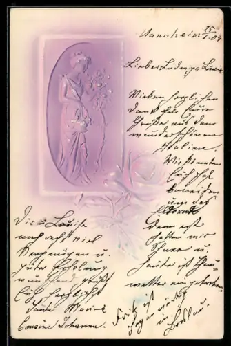 Präge-Airbrush-AK Junge Dame pflückt Rosen, Rahmen, Edelrose