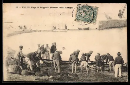 AK Toulon, Plage du Polygone, pêcheurs tirant l`isogne