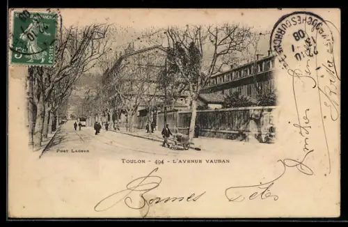 AK Toulon, L`Avenue Vauban animée avec passants et arbres en hiver