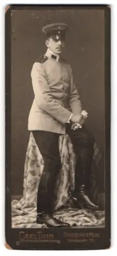 Fotografie Carl Timm, Harburg a. Elbe, Lindenstr. 18, Einjährig-Freiwilliger in Uniform mit Schirmmütze