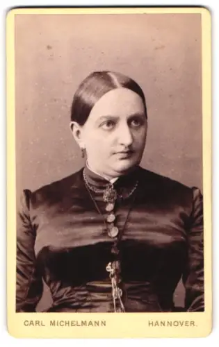 Fotografie Carl Michelmann, Hannover, Georgstrasse 1, Porträt einer Dame