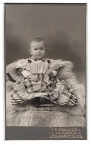 Fotografie Carl Loos, Weidenau, Wilhelmstr. 79/2, Porträt eines Kindes