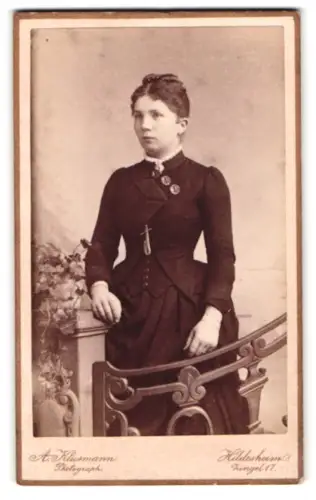 Fotografie A. Klusmann, Hildesheim, Zingel 17, Porträt einer eleganten Dame