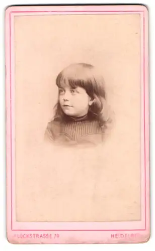 Fotografie Eduard Schultze, Heidelberg, Plöckstrasse 79, Porträt eines Kindes