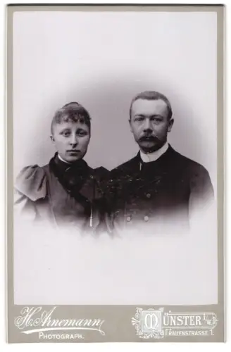 Fotografie H. Anemann, Münster i. W., Frauenstrasse 1, Porträt eines eleganten Paares