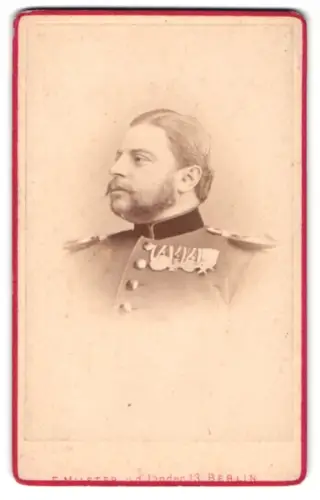 Fotografie E. Milster, Berlin, Unter den Linden 13, Offizier Tülff vom Schles. Füsilier-Rgt. Nr. 6 in Uniform