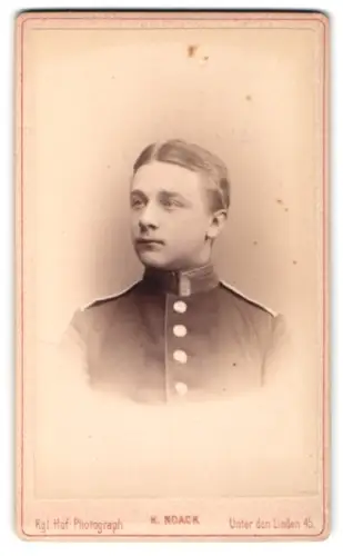 Fotografie H. Noack, Berlin, Unter den Linden 45, Garde-Uffz. von Rheinbaben I in Uniform