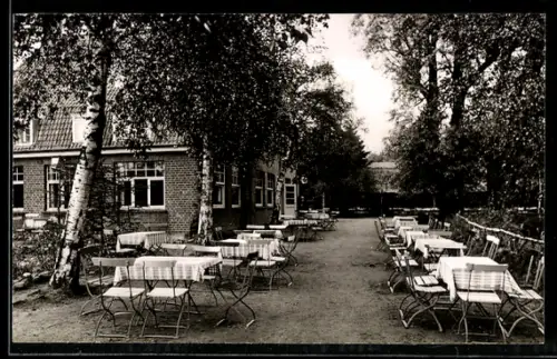 AK Lübeck, Restaurant Müggenbusch, Café-Pension, Inh. R. O. Wille, Gartenansicht
