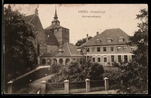 AK Varel /Oldenburg, Gemeindehaus und Schlosskirche aus der Vogelschau