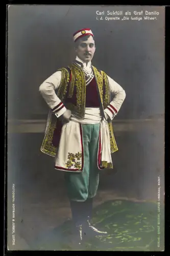 AK Darsteller Carl Sukfüll als Graf Danillo aus der Operette Die lustige Witwe