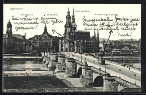 AK Dresden, Friedrich August Brücke mit Strassenbahn, Panorama mit Ständehaus, Georgentor, Kath. Hofkirche