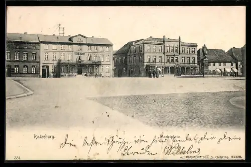 AK Ratzeburg, Marktplatz mit Denkmal