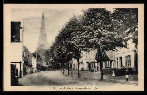 AK Travemünde, Kurgartenstrasse mit Kirche