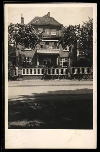 Foto-AK Travemünde, Villa mit Vorgarten