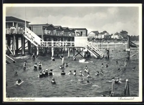 AK Travemünde, Badeanstalt mit Badegästen