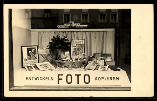 AK Silchmüller Foto Schaufenster, Fotoapparat