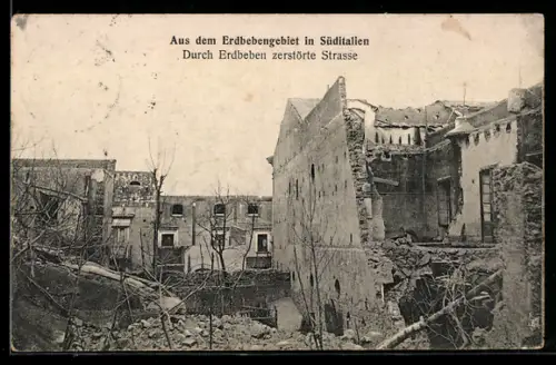 AK Von einem Erdbeben zerstörte Strasse in Süditalien