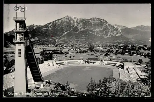 AK Garmisch-Partenkirchen, Olympia-Stadion mit Bergpanorama