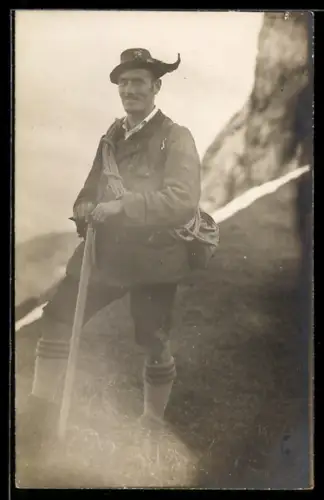 Foto-AK Bayrischer Kletterer mit Bergaustüstung