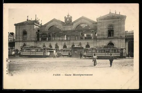 AK Paris, Gare Montparnasse, Strassenbahn vor dem Bahnhof