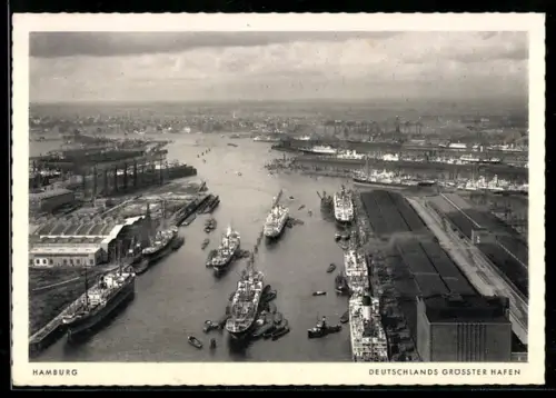 AK Hamburg, Blick auf deutschlands grössten Hafen mit angelegten Dampfern