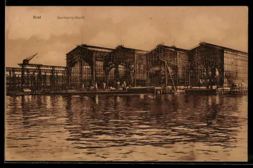 AK Kiel, Germania-Werft, Ansicht vom Wasser